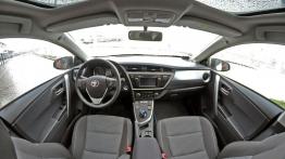 Toyota Auris II Hatchback 5d 1.8 HSD 136KM - galeria redakcyjna - pełny panel przedni
