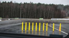 Mercedes na torze w Bednarach - prezentacja dynamiczna