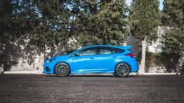 Ford Focus RS - niebieski terrorysta