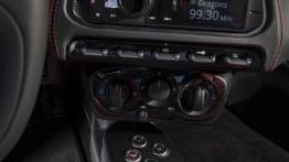 Alfa Romeo 4C (2015) - wersja amerykańska - konsola środkowa