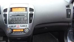 Kia Cee´d - konsola środkowa