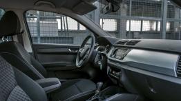 Skoda Fabia Combi 1,2 TSI Edition 1.2 TSI 110 KM - galeria redakcyjna - widok ogólny wnętrza z przod