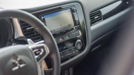 Mitsubishi Outlander PHEV Facelift (2016) - galeria redakcyjna - kokpit