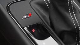 Seat Leon III SC Cupra 2.0 TSI 280KM - galeria redakcyjna - tunel środkowy między fotelami