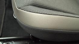 Volkswagen up! Hatchback 5d 1.0 MPI 75KM - galeria redakcyjna - fotel kierowcy, widok z przodu