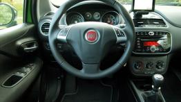 Fiat Punto Punto 2012 Hatchback 5d 0.9 TwinAir 8v 85KM - galeria redakcyjna - kokpit