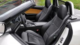 BMW Z4 E89 Roadster sDrive35is 340KM - galeria redakcyjna - widok ogólny wnętrza z przodu