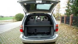 Chrysler Voyager V 2.5 CRD 143KM - galeria redakcyjna - tył - bagażnik otwarty