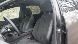 DS 7 Crossback 2.0 BlueHDI 180 KM - galeria redakcyjna - fotel kierowcy, widok z przodu