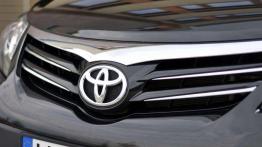 Toyota Avensis - z emeryta w nastolatka