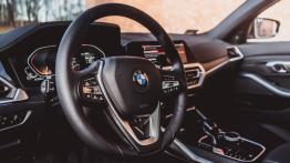 BMW 320d Touring 2.0 190 KM - galeria redakcyjna - widok ogólny wn?trza z przodu