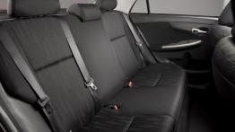 Toyota Corolla po liftingu - wersja USA - tylna kanapa