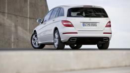 Mercedes klasy R 2011 - wersja przedłużona - widok z tyłu