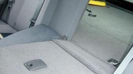 Toyota Prius Sol (+navi) - tylna kanapa złożona, widok z boku