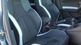 Seat Leon III CUPRA ST 2.0 TSI - galeria redakcyjna - fotel pasażera, widok z przodu