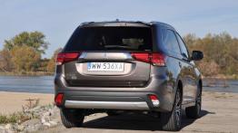 Mitsubishi Outlander 2.2 DID Intense Plus 4WD - galeria redakcyjna - widok z tyłu
