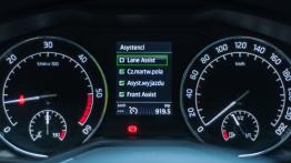 Skoda Superb Combi 2.0 TDI 190 KM - galeria redakcyjna - zestaw wskaźników
