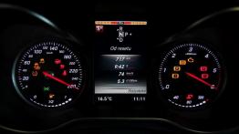 Mercedes Klasa C W205 Sedan - galeria redakcyjna - zestaw wskaźników