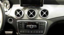 Mercedes GLA - galeria redakcyjna - konsola środkowa