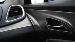 Opel Mokka SUV 1.4 Turbo Ecotec 140KM - galeria redakcyjna - inny element wnętrza z przodu