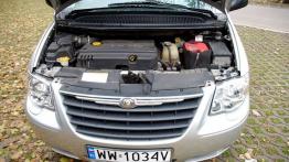 Chrysler Voyager V 2.5 CRD 143KM - galeria redakcyjna - maska otwarta