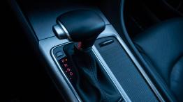 Kia Optima Kombi PHEV 2.0 GDi 205 KM - galeria redakcyjna - d?wignia zmiany biegów