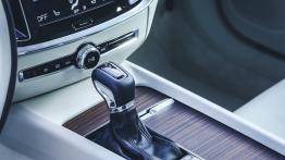 Volvo V60 - galeria redakcyjna - d?wignia zmiany biegów
