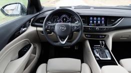 Opel Insignia Country Tourer 1.6 Turbo 200 KM - galeria redakcyjna - widok ogólny wnętrza z przodu