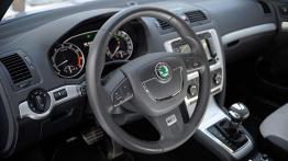 Skoda Octavia II Hatchback Facelifting 2.0 TFSI 200KM - galeria redakcyjna - kokpit