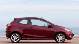 Mazda 2 Facelifting - wersja 3-drzwiowa - prawy bok
