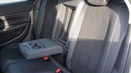 Peugeot 308 II SW 1.2 PureTech 130KM - galeria redakcyjna - podłokietnik tylny