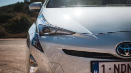 Toyota Prius IV - galeria redakcyjna - prawy przedni reflektor - wyłączony