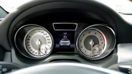 Mercedes GLA - galeria redakcyjna - zestaw wskaźników