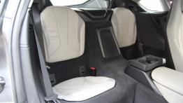 BMW i8 362KM - galeria redakcyjna - tylna kanapa