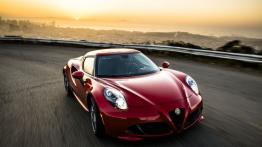 Alfa Romeo 4C (2015) - wersja amerykańska - widok z przodu