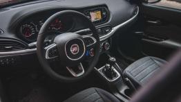 Fiat Tipo 1.4 16V Lounge - galeria redakcyjna
