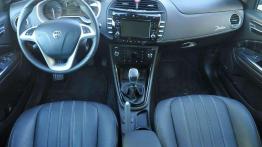 Lancia Delta - czarna twardzielka