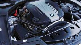 M550d - BMW idzie własną drogą