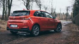 Hyundai i30 N-line - galeria redakcyjna - prawy bok