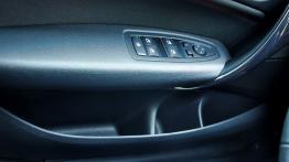 BMW Seria 1 F20-F21 Hatchback 5d 118i 170KM - galeria redakcyjna - sterowanie w drzwiach