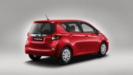 Subaru Trezia - tył - reflektory wyłączone