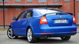 Skoda Octavia RS z zewnątrz - widok z tyłu