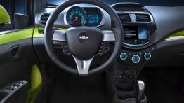 Chevrolet Spark - wersja amerykańska - kokpit