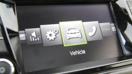 Skoda Fabia III Hatchback 1.0 MPI - galeria redakcyjna - ekran systemu multimedialnego