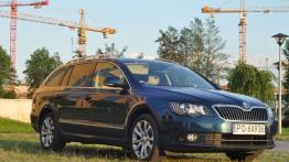 Skoda Superb II Kombi Facelifting - galeria redakcyjna - prawy bok