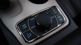 Jeep Grand Cherokee IV Facelifting - galeria redakcyjna - panel sterowania na tunelu środkowym
