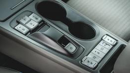 Hyundai Kona Electric - galeria redakcyjna - widok ogólny wnętrza z przodu