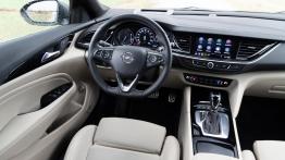 Opel Insignia Country Tourer 1.6 Turbo 200 KM - galeria redakcyjna - widok ogólny wnętrza z przodu
