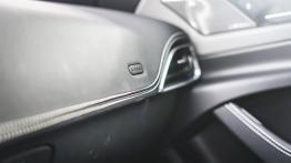 Jaguar XE - galeria redakcyjna - widok ogólny wn?trza z przodu