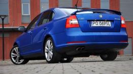Skoda Octavia RS z zewnątrz - widok z tyłu